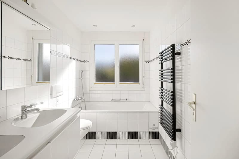 Zentrale, ruhige Wohnoase mit Sonnenbalkon und tiefem Steuerfuss (9)