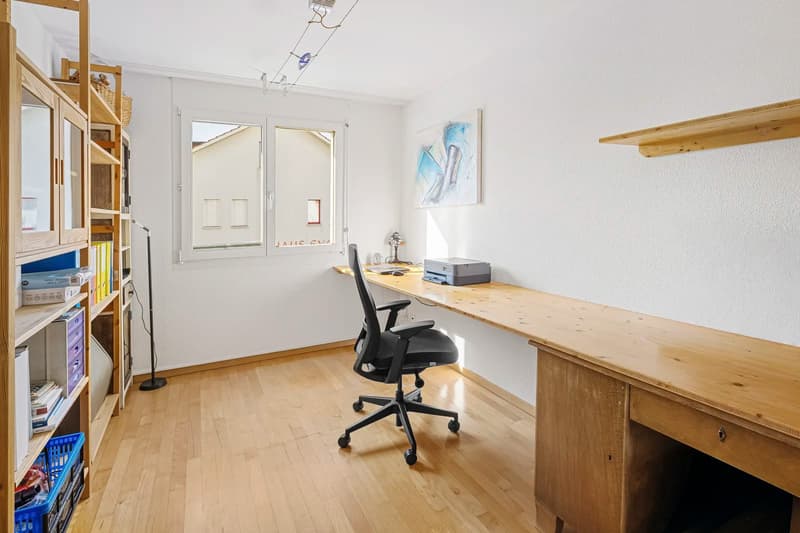 Zentrale, ruhige Wohnoase mit Sonnenbalkon und tiefem Steuerfuss (6)
