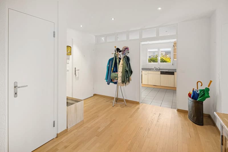 Zentrale, ruhige Wohnoase mit Sonnenbalkon und tiefem Steuerfuss (10)
