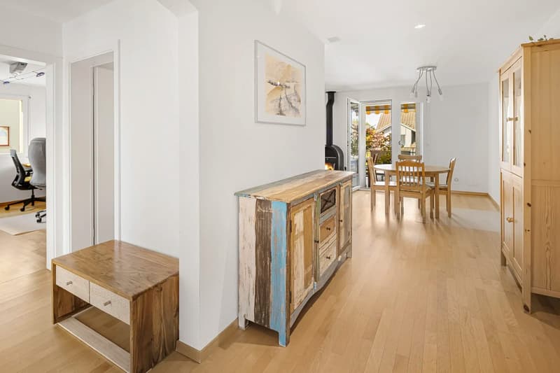 Zentrale, ruhige Wohnoase mit Sonnenbalkon und tiefem Steuerfuss (7)