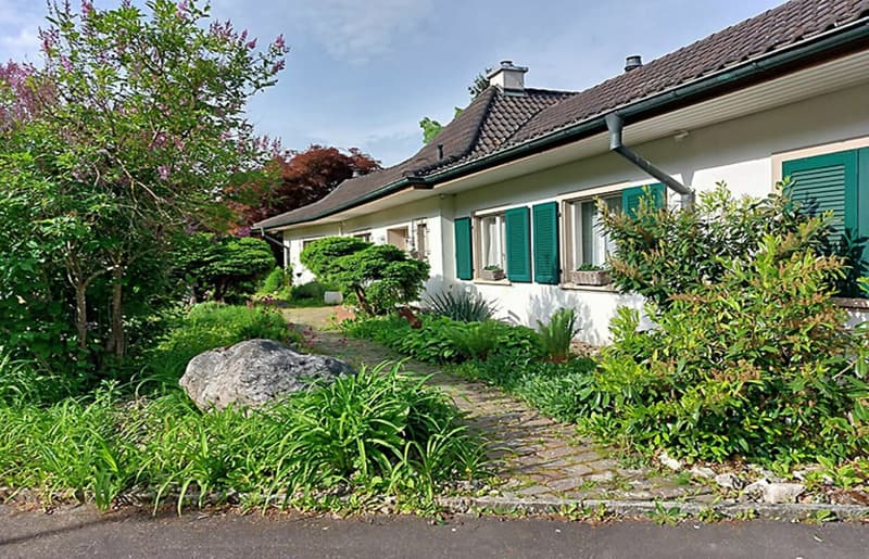 Stylish 7.5-room villa with park-like garden (6)
