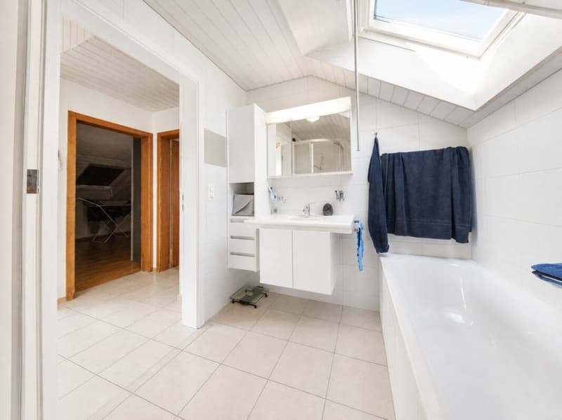 Stilvolle 3½-Zimmer-Wohnung mit Charme und Atmosphäre (7)