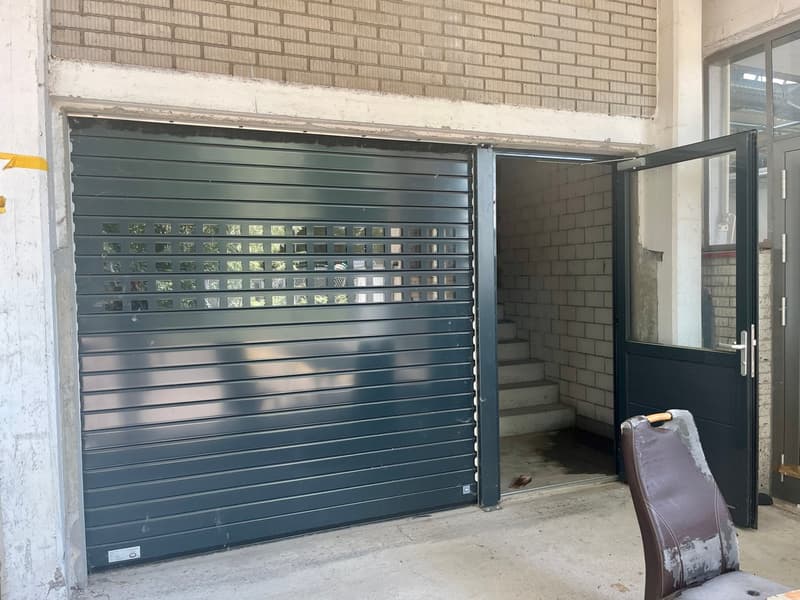 Industrial, commercial or storage space with plenty of daylight (3)
