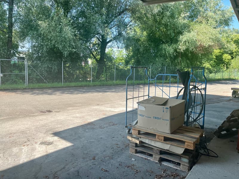 Industrial, commercial or storage space with plenty of daylight (4)