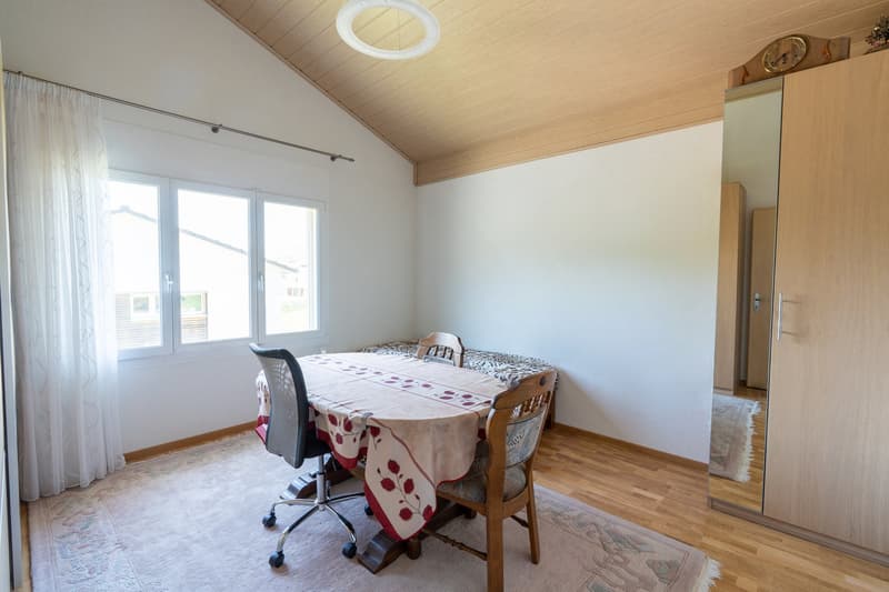 Spacious family house with winter garden and far-reaching views in Balsthal (8)