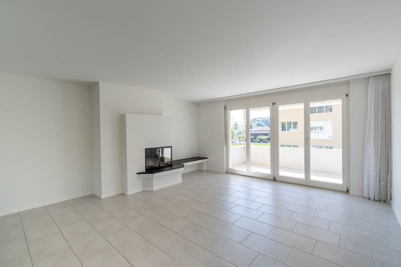 Appartamento di 4,5 locali luminoso con balcone a sud in una zona residenziale popolare (2)