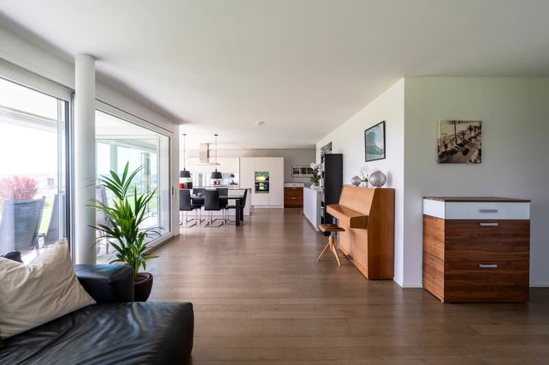 High-quality garden apartment with a dreamy distant view in a prime location (4)