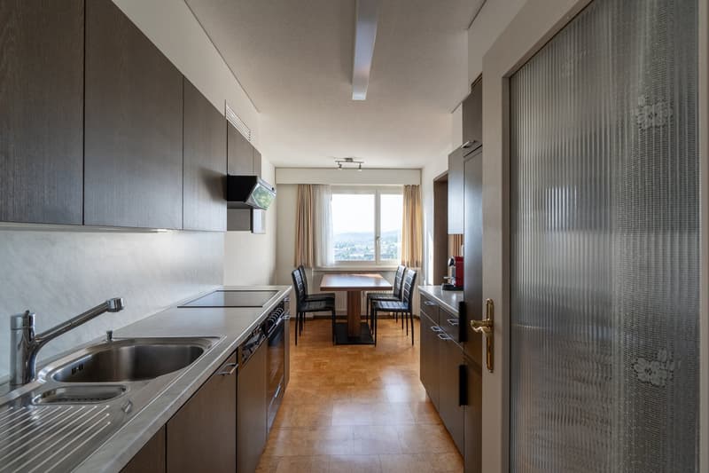 Zentrale 3.5-Zimmer-Wohnung mit Weitsicht (6)