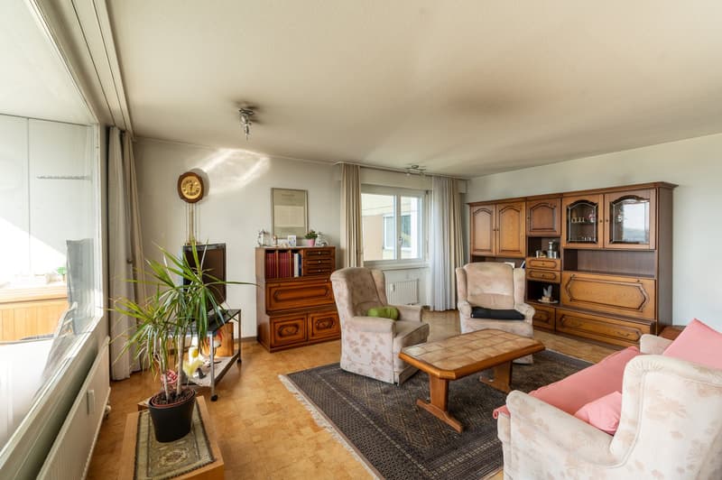 Zentrale 3.5-Zimmer-Wohnung mit Weitsicht (2)