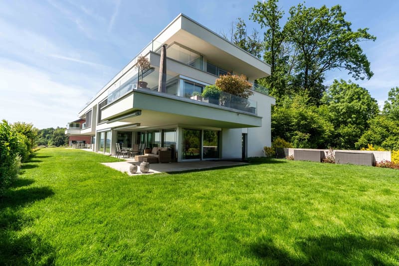 Grosszügige Gartenwohnung mit viel Privatsphäre und Weitsicht (1)