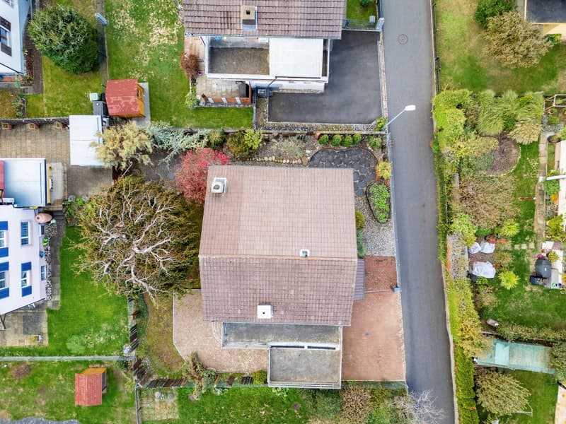 Charmantes 4.5-Zimmer-Einfamilienhaus an ruhiger Lage (15)