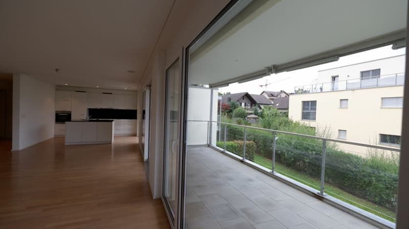 Appartamento moderno di 4,5 locali nel cuore di Fahrwangen (2)