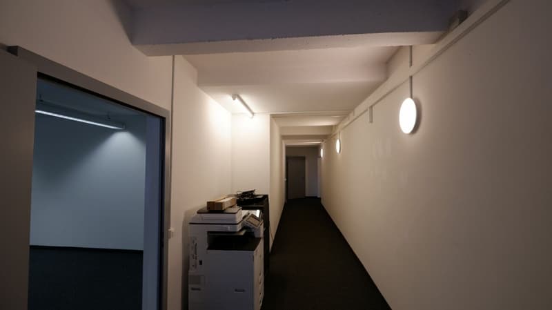 Locali ufficio (104 m2) con impianti igienici propri (2)