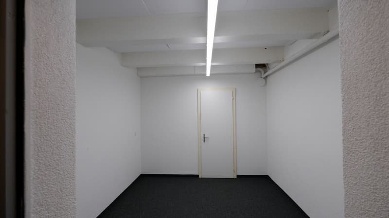Locali ufficio (104 m2) con impianti igienici propri (3)