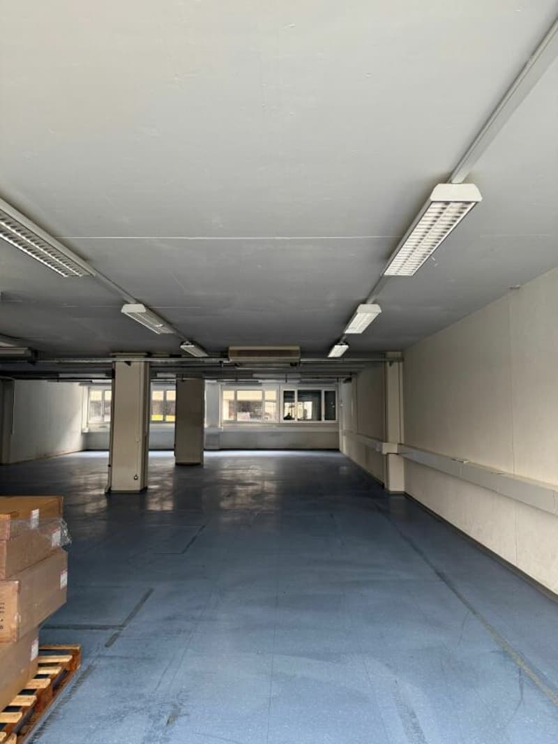 Your new company location; 597 m2 office and service rooms on the ground floor with direct access via ramp (2)