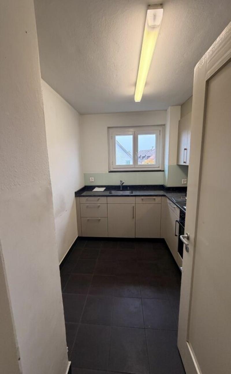 Helle 4- Zimmerwohnung im Zentrum von Dietikon (1)