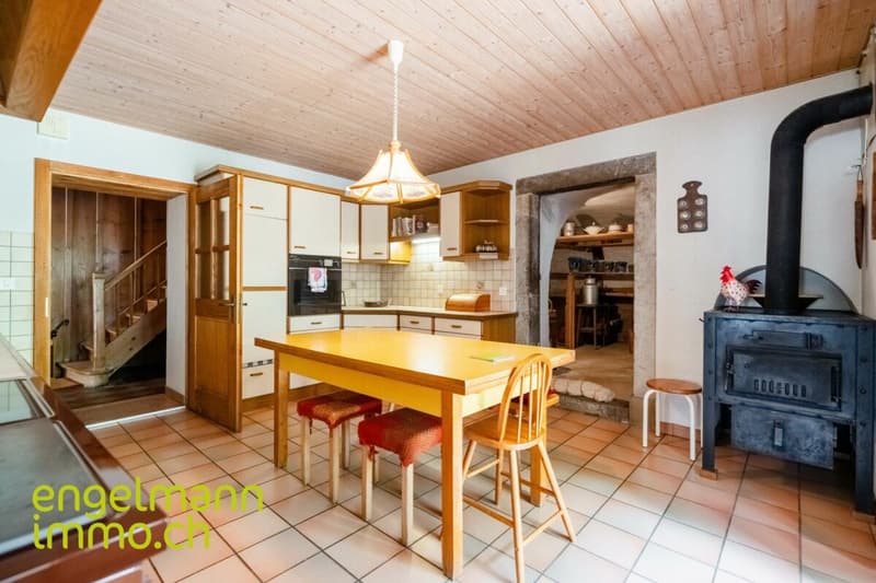 Ancienne ferme de 2 appartements avec grand terrain constructible / Ehemaliges Bauernhaus mit 2 Wohnungen und Bauparzelle (7)