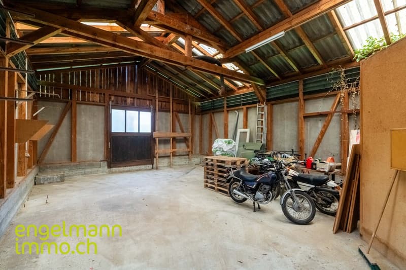 Maison d'habitation avec garages + atelier (16)