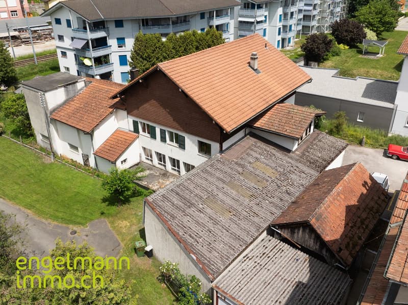 Maison d'habitation avec garages + atelier (3)