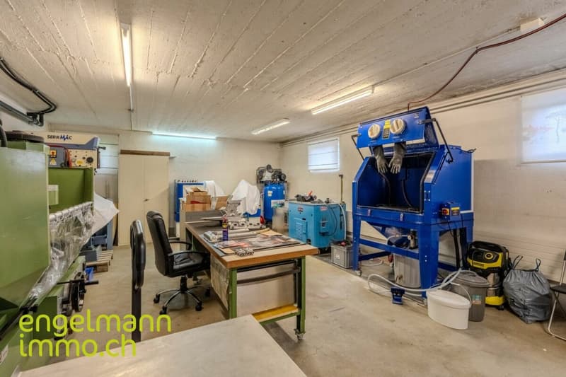 Objet de placement: locaux commerciaux, garage et atelier / Renditeobjekt: Geschäftsräume, Garage und Atelier (10)