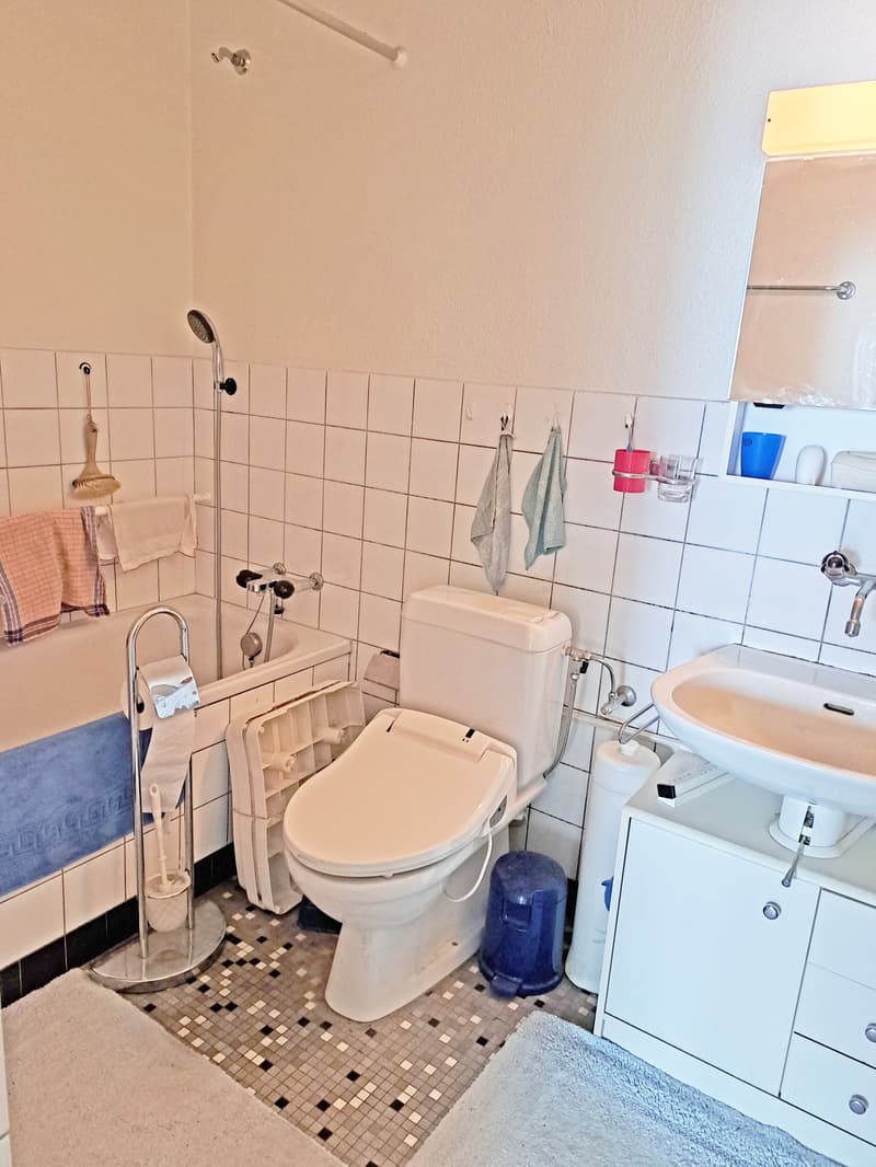Ideally located and affordable living in the village center (8)