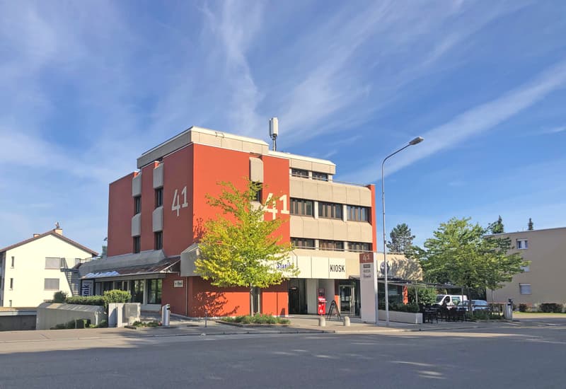 Your new company headquarters in a central location is waiting for you (2)