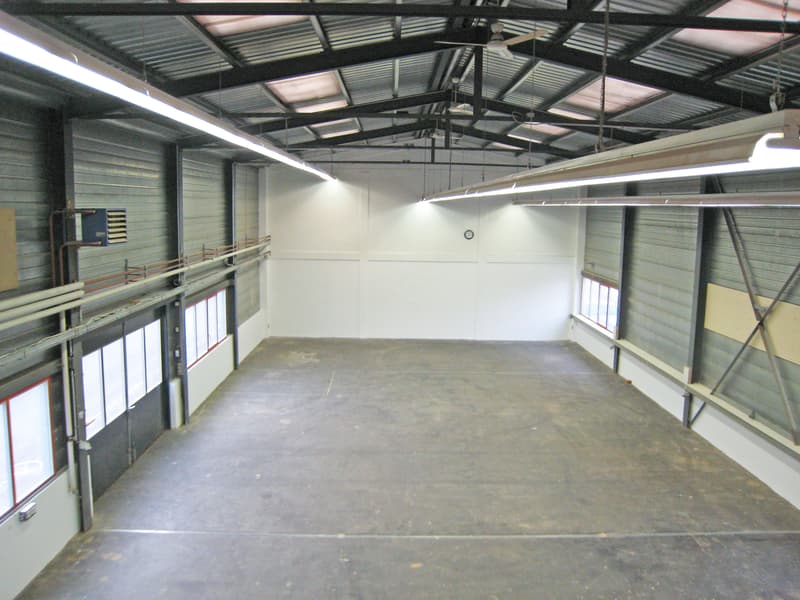 Your new company location - 2 commercial halls for rent (2)