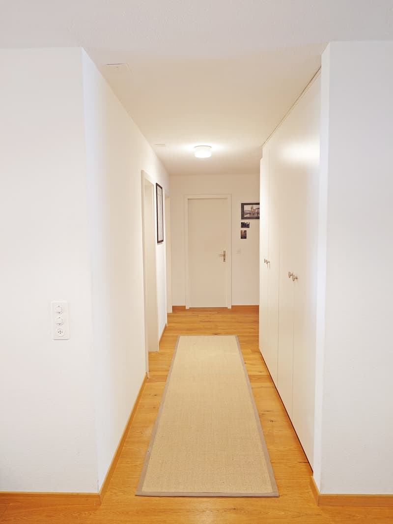 Fully serviced in the best location in ZH-Affoltern! (9)