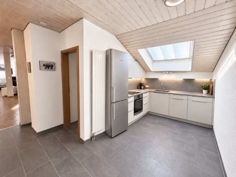 Renovierte 2 1/2-Zimmerwohnung mit Abendsonne und topmoderner Ausstattung (2)