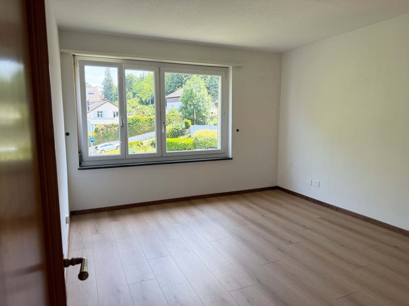 Helle Wohnung mit sonnigem Balkon und Cheminée (5)