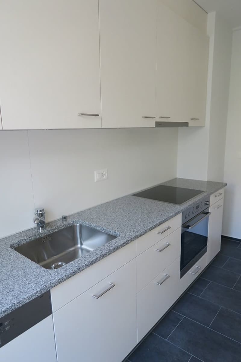 Appartement lumineux 4 pièces avec balcon sur Viktoriastrasse à Berne (3)