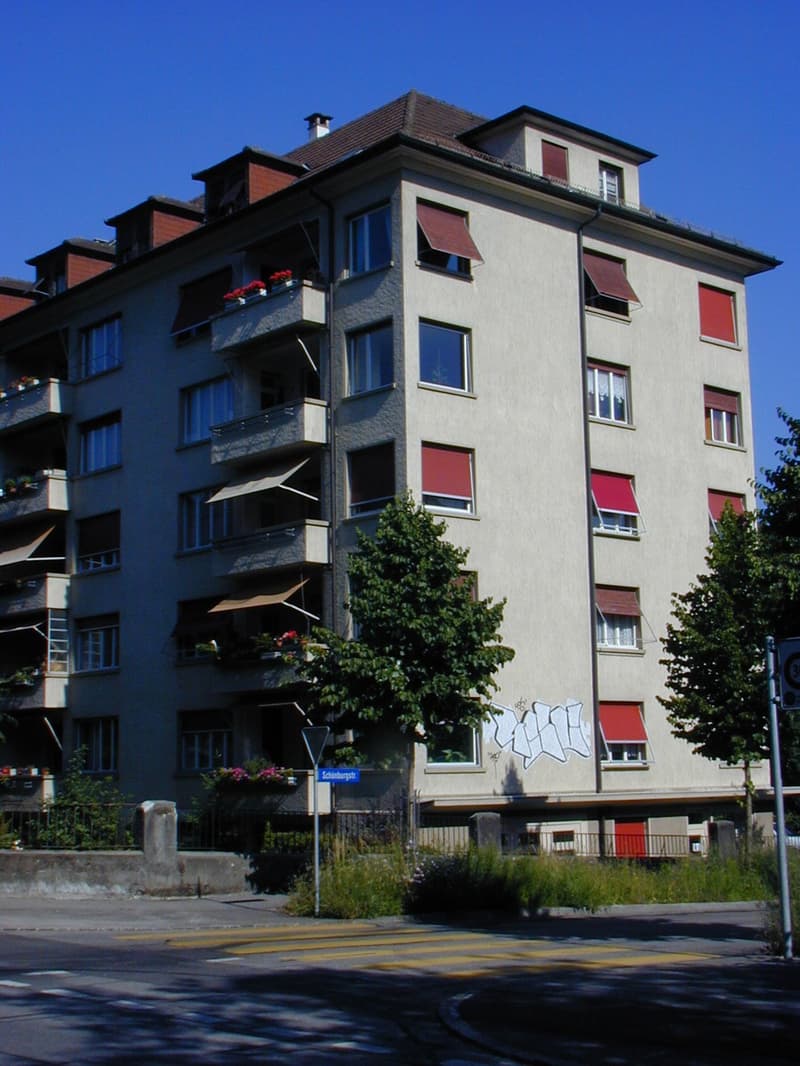 Appartement lumineux 4 pièces avec balcon sur Viktoriastrasse à Berne (1)