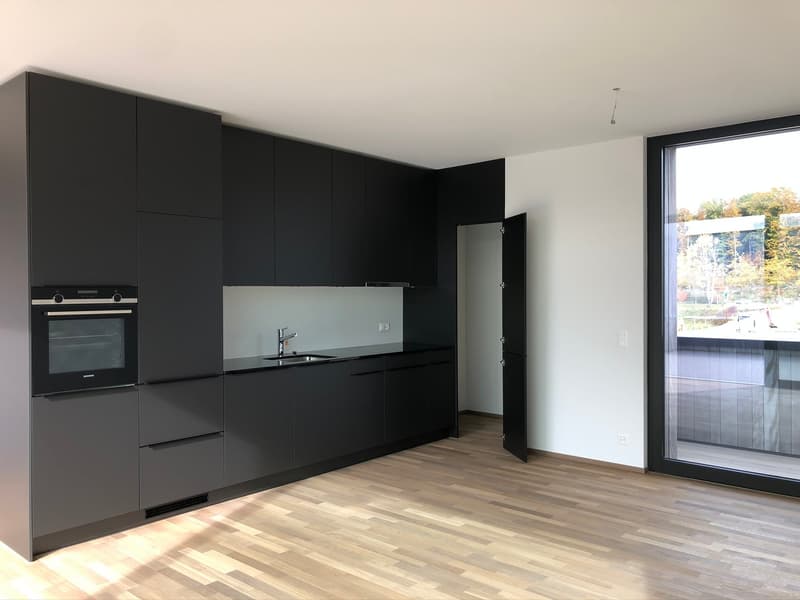 Appartement moderne 2.5 pièces en attique avec balcon à Zollikofen (2)