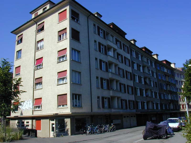 Attraktive 2.5-Zimmer-Dachwohnung mit eigener Dachterrasse (15)