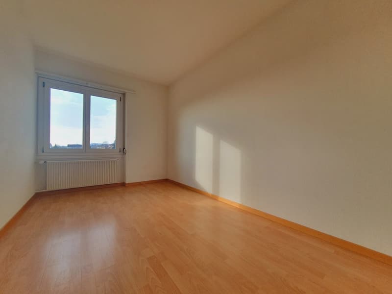 Appartement 3 pièces lumineux avec balcon et vue à Meinisberg (6)