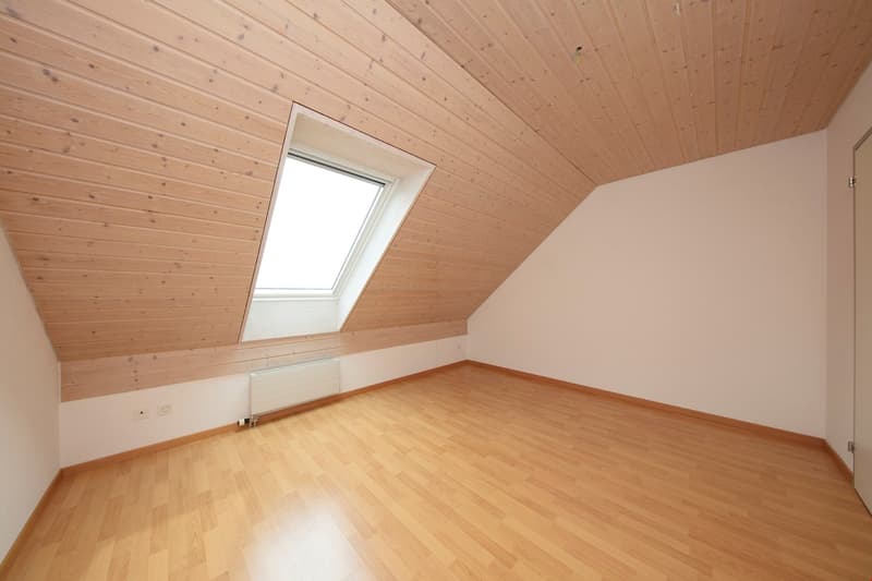empty room, wooden floor, wooden ceiling, white walls, window, radiator