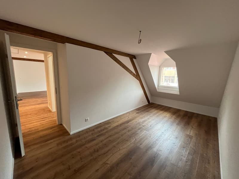 Nuovo appartamento di 4 locali in mansarda nella città di Olten (7)