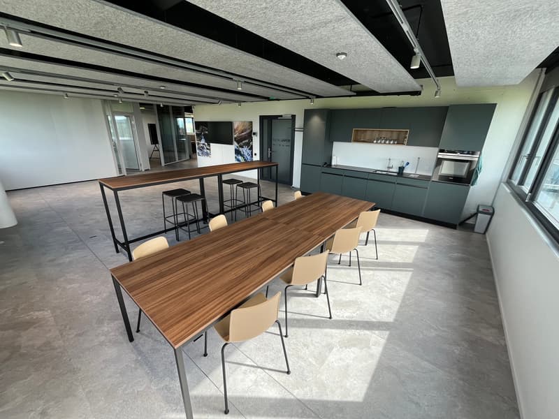 Spazi ufficio edificio nuovo in ottima posizione a Gunzgen (2)