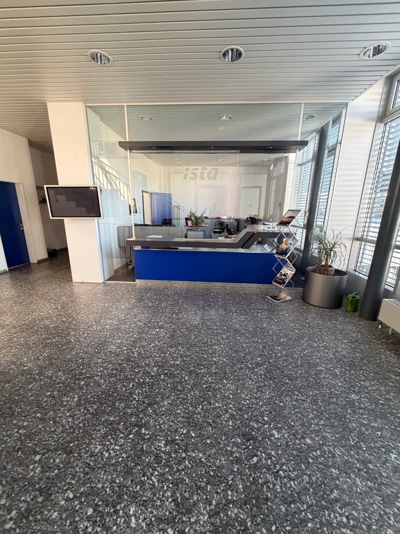 Uffici e spazi di stoccaggio in posizione ideale a Oftringen – La vostra nuova sede aziendale (3)