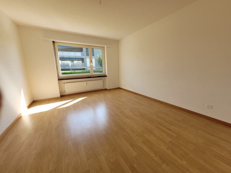 Affordable 4.5-room apartment with balcony in Gunzgen (5)