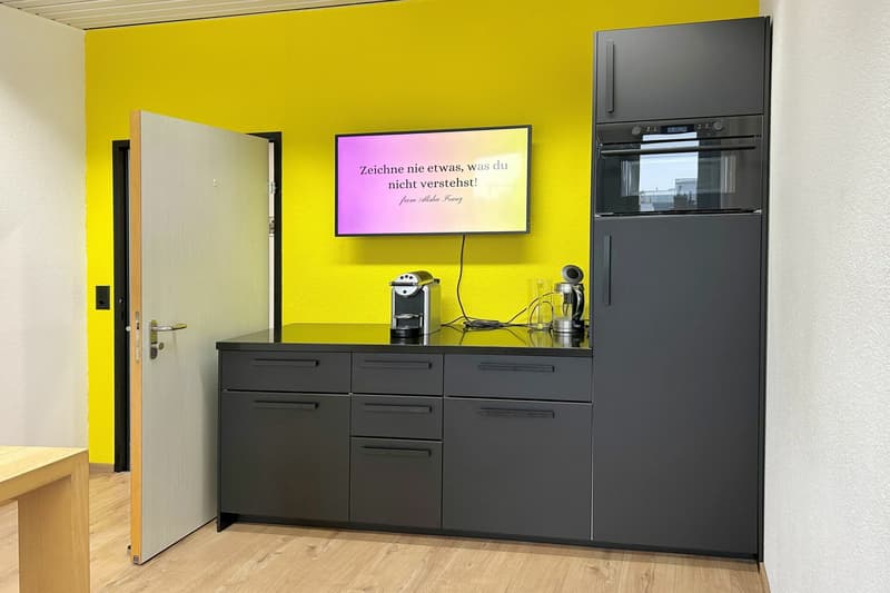 Espace de bureau avec coin cuisine dans un emplacement très pratique (6)
