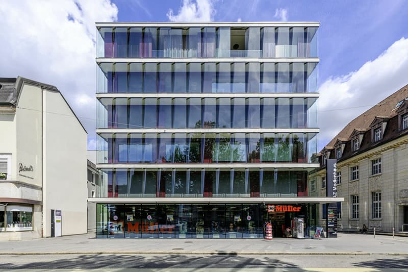 Spazi commerciali da 310 m² per le vostre visioni nella casa dei media AZ (2)