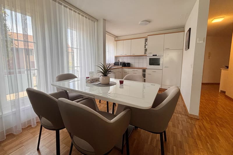 Centrally located ground floor apartment with garden (3)