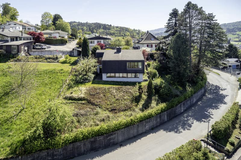 Detached house with garden and panoramic view on the outskirts of the village (1)