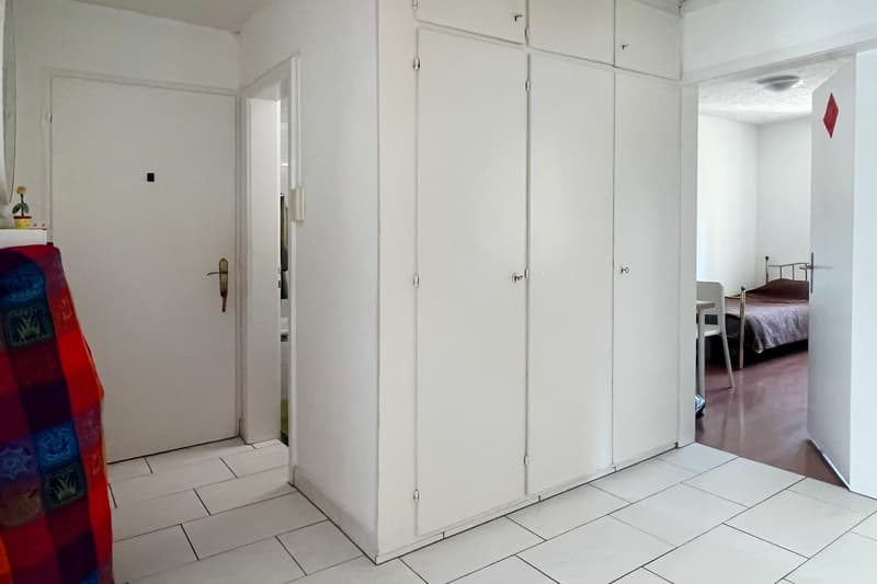 Wohnung mit Balkon mit Sicht ins Grüne nahe dem Dättwiler Weiher (7)