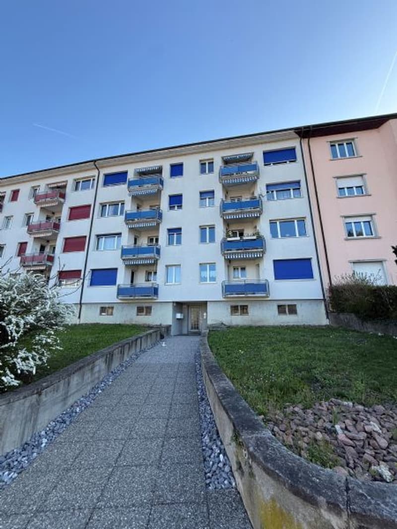 Appartement 3 pièces lumineux à louer directement à la gare (1)