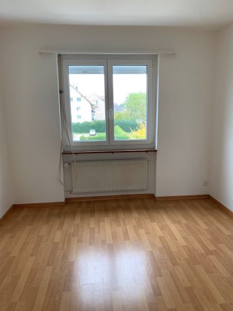 Appartement lumineux et spacieux de 3 pièces dans un endroit calme avec un grand balcon (5)