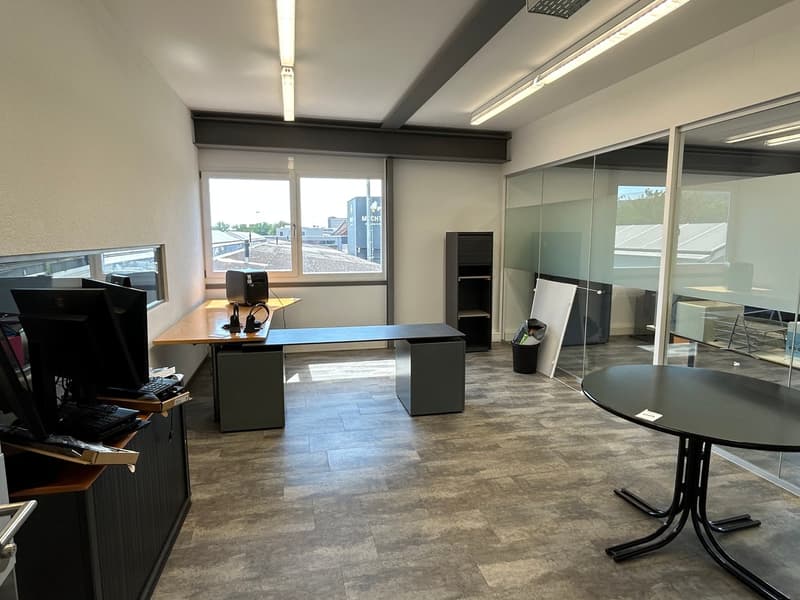 Modern office on the 1st floor in a central location in Wangen b. Olten – available immediately (6)