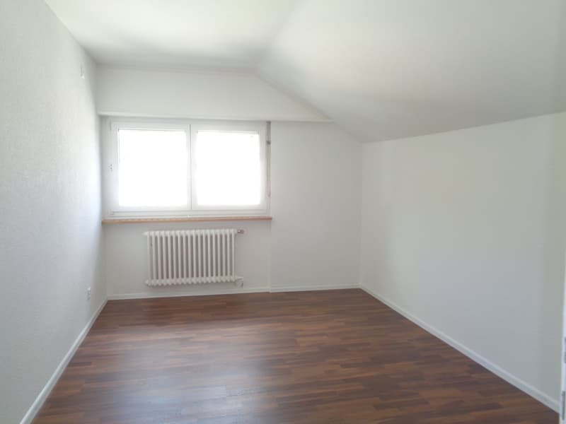Dachzimmer Wohnung 2. OG / DG