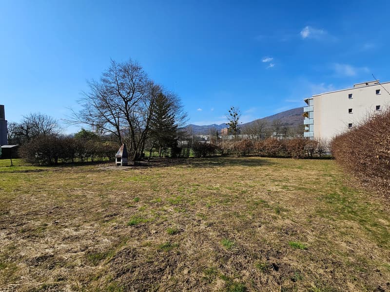 Garten mit Aussen-Cheminée zur Mitbenützung